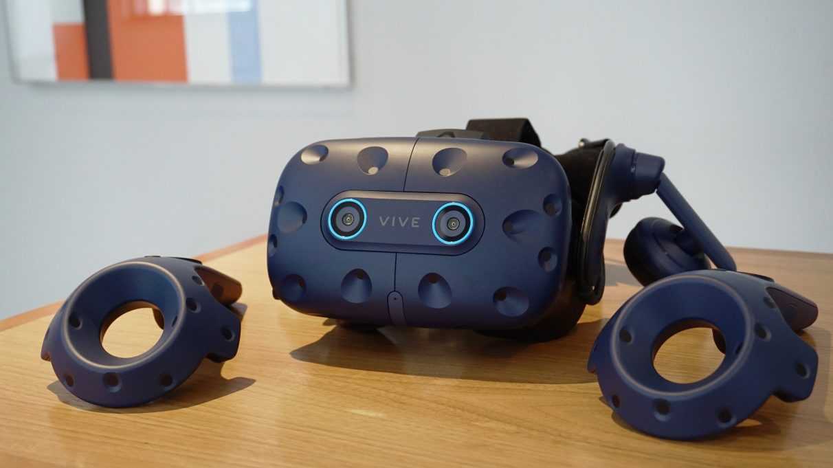 Шлем виртуальной реальности Vive Pro Eye