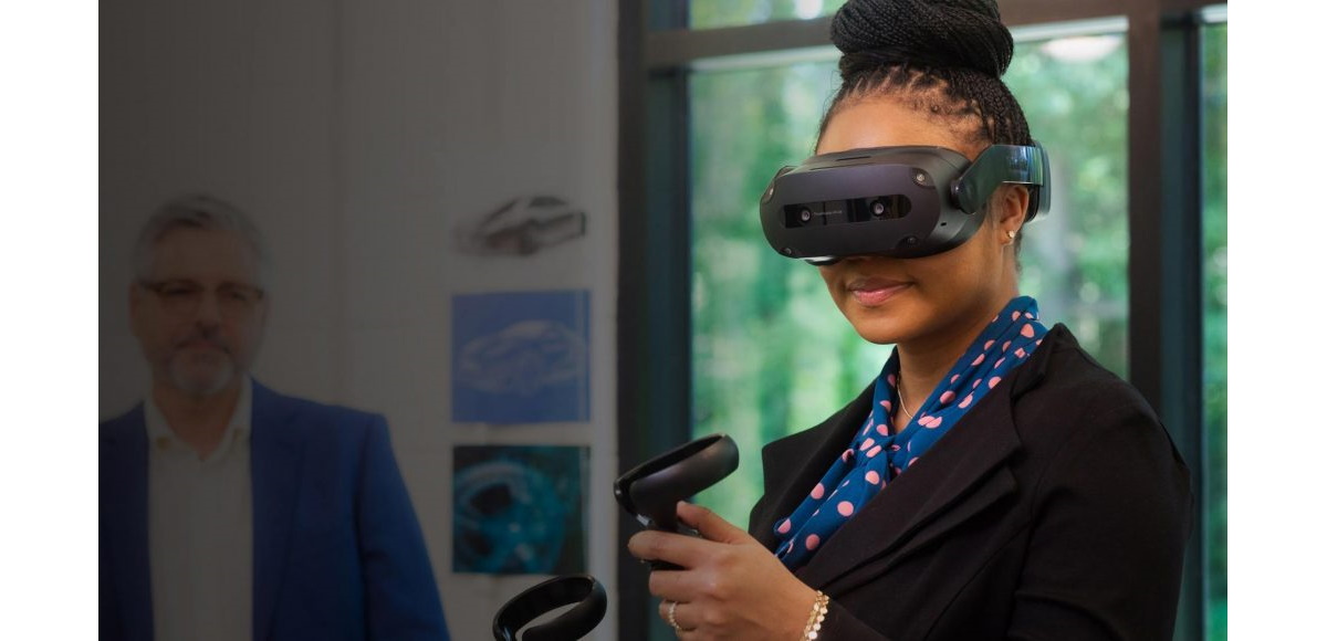 Lenovo представляет гарнитуру ThinkReality VRX