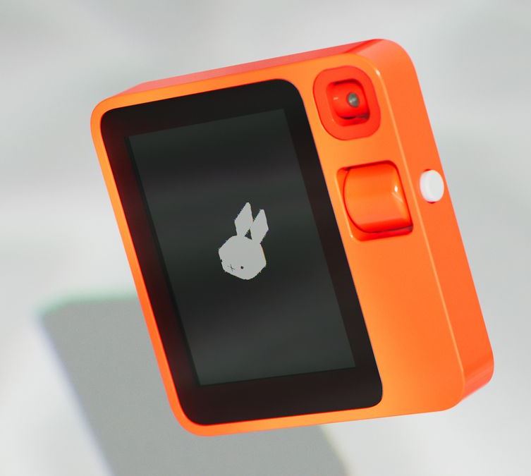 Умное устройство Rabbit R1