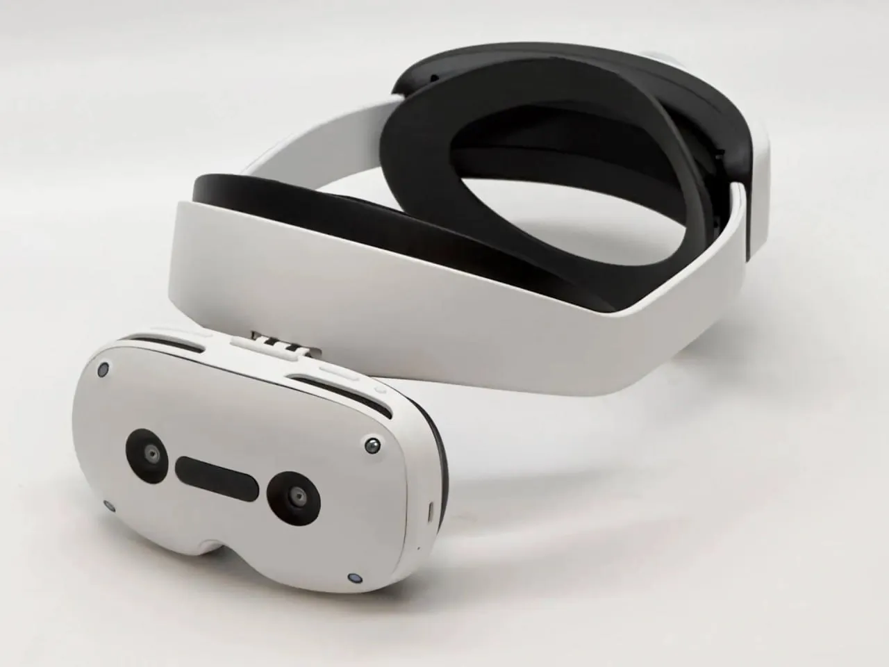 Lynx R2 показали как рабочий инструмент для смешанной реальности