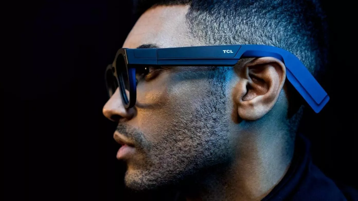 Новые очки дополненной реальности RayNeo X2 от TCL полностью автономны и складываются, как обычные