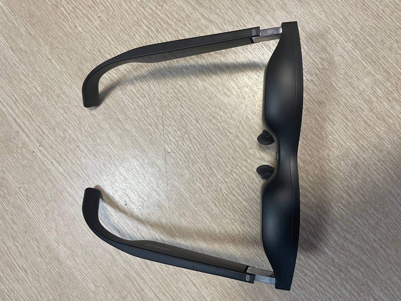 Умные очки дополненной реальности nReal Air (уцененный) Умные очки дополненной реальности nReal Air (уцененный)