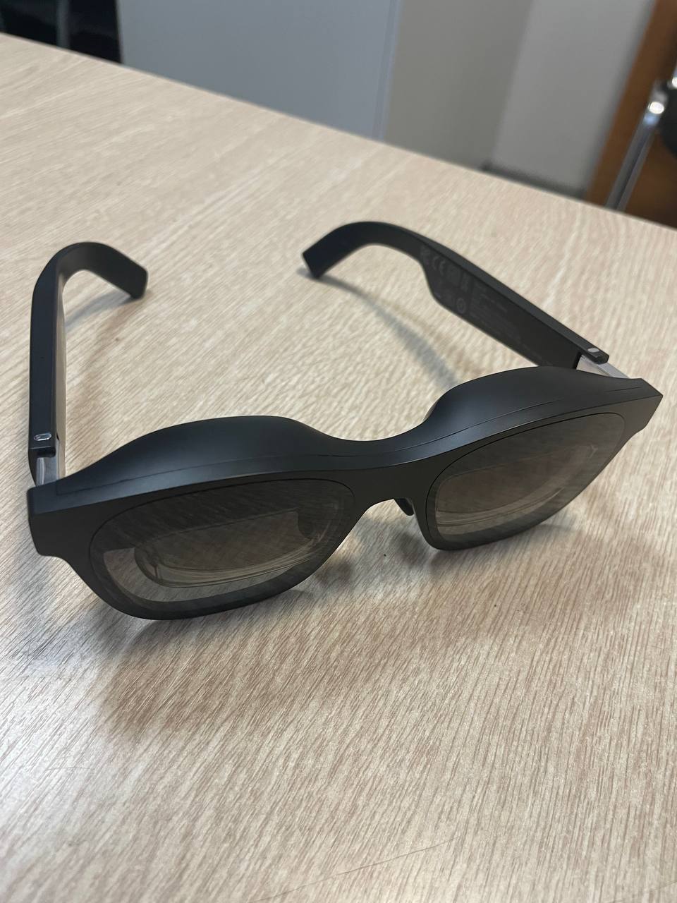 Умные очки дополненной реальности nReal Air (уцененный) Умные очки дополненной реальности nReal Air (уцененный)