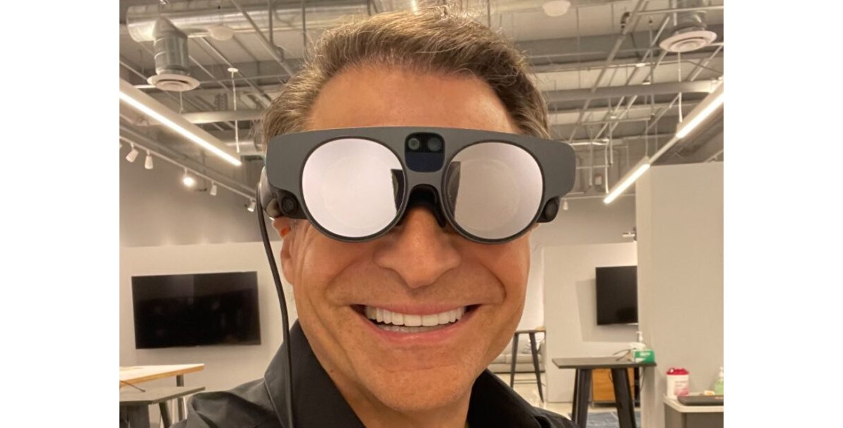 Конструкцией контроллера «Magic Leap 2» предусмотрено наличие встроенного отслеживания