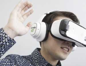 Samsung создаёт VR-гарнитуру, которая сможет работать без смартфона