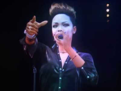 Microsoft HoloLens дал возможность провести первый концерт в смешанной реальности