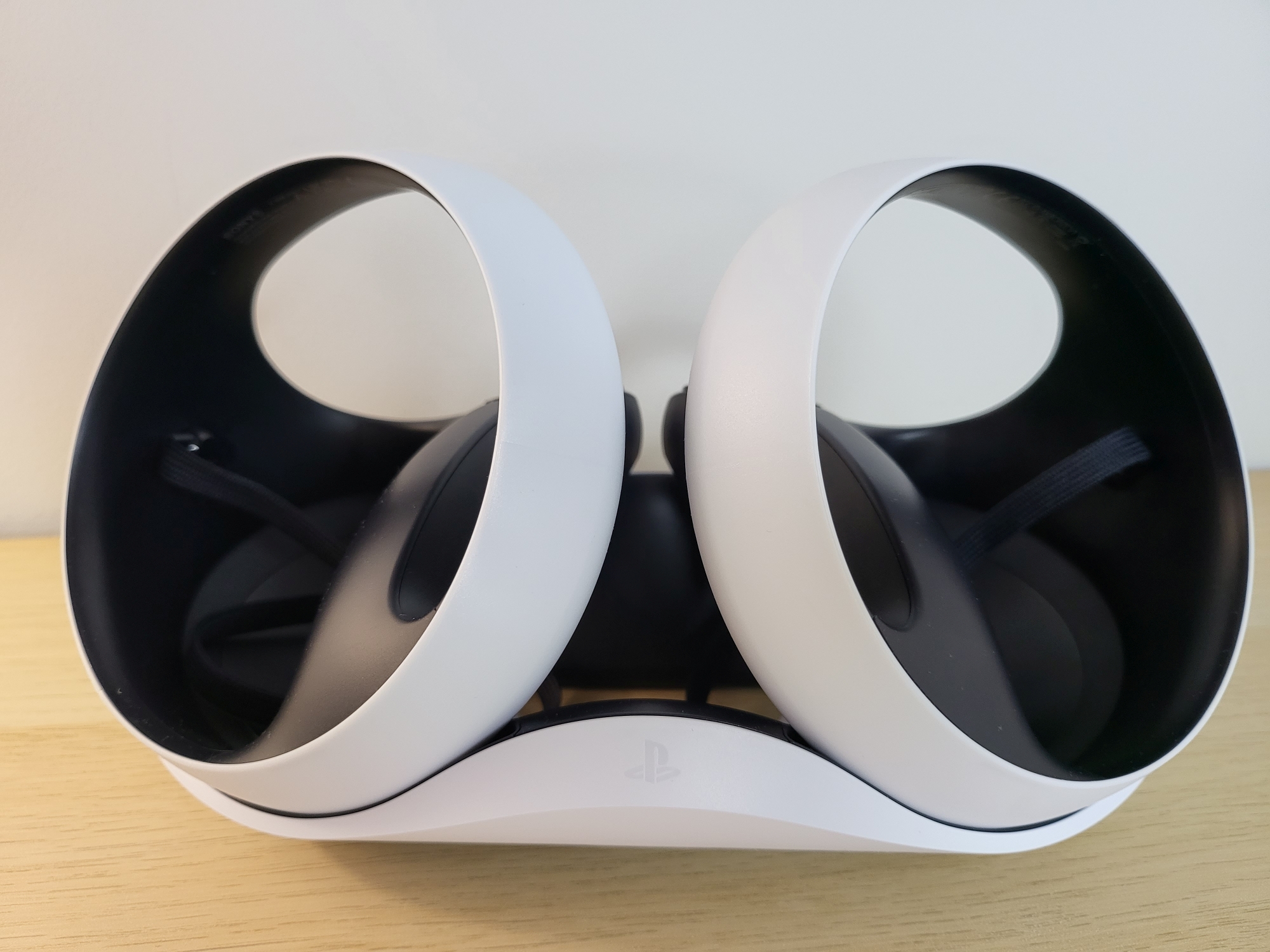 купить зарядную станцию контроллеров PlayStation VR2 Sense